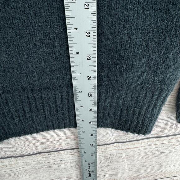 Cliche Floral Embroidered Crewneck Sweater Womens XL Black Red Pink - Picture 12 of 12